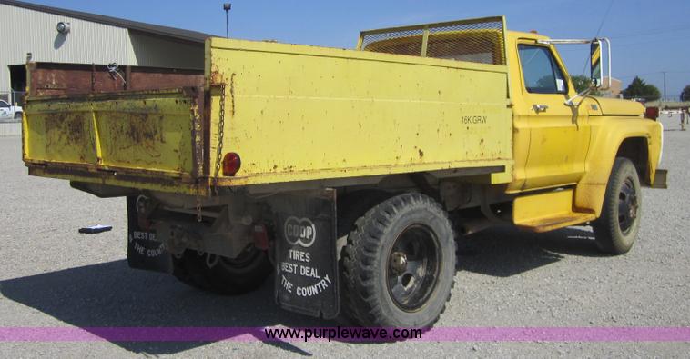 image for item A4767 1973 Ford F600 dump truck