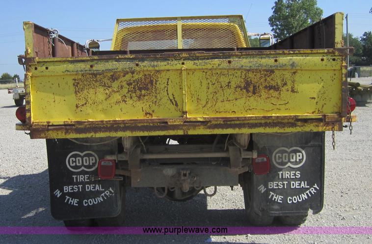 image for item A4767 1973 Ford F600 dump truck