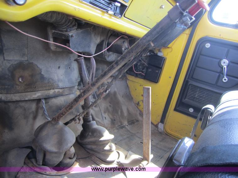 image for item A4767 1973 Ford F600 dump truck