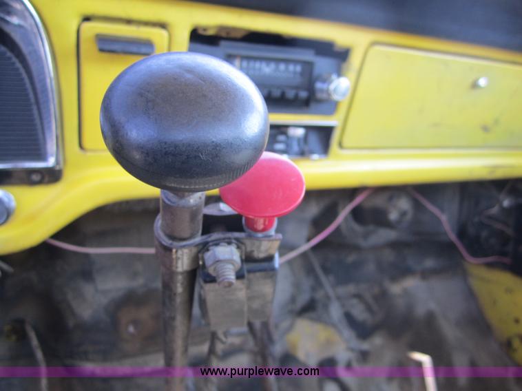 image for item A4767 1973 Ford F600 dump truck