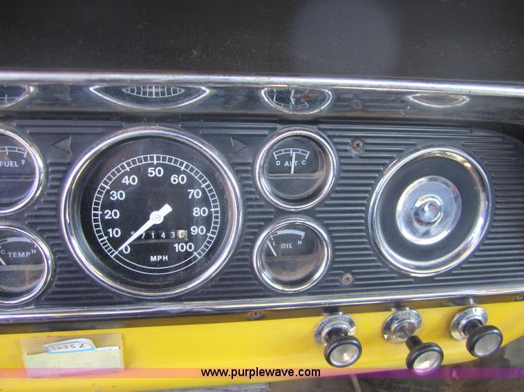 image for item A4767 1973 Ford F600 dump truck