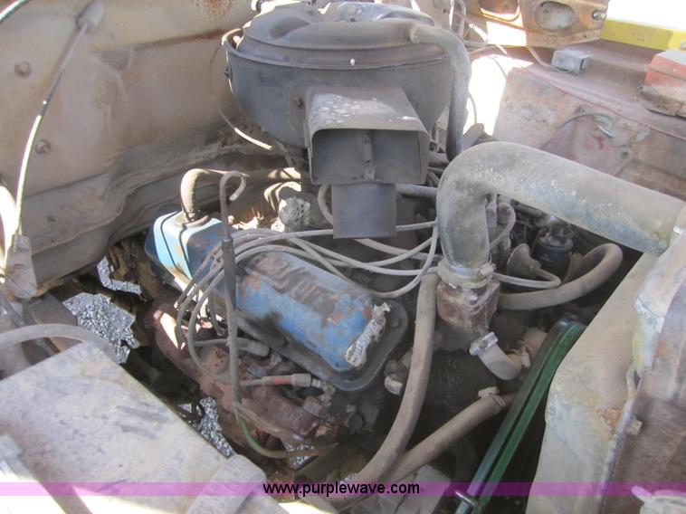 image for item A4767 1973 Ford F600 dump truck
