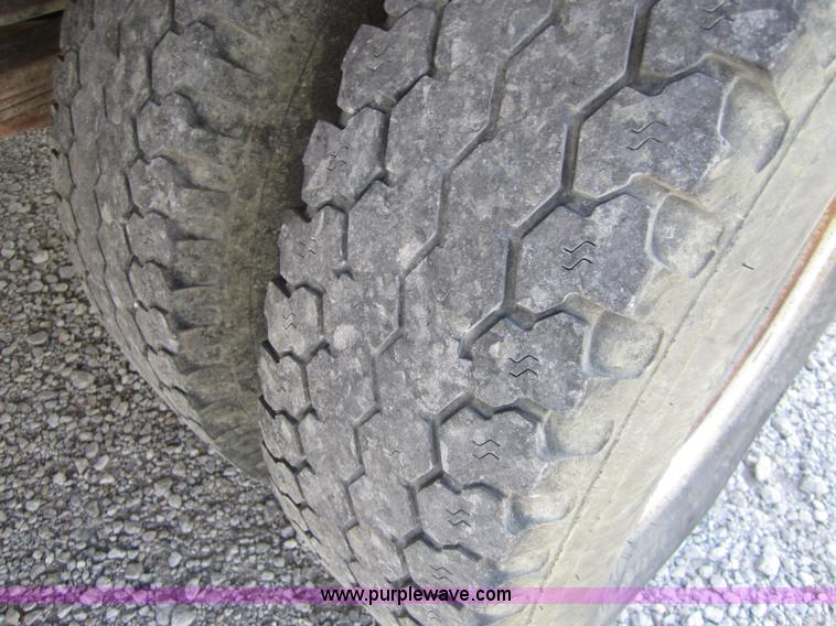 image for item A4786 2002 Ford F350 XL Super Duty pickup truck