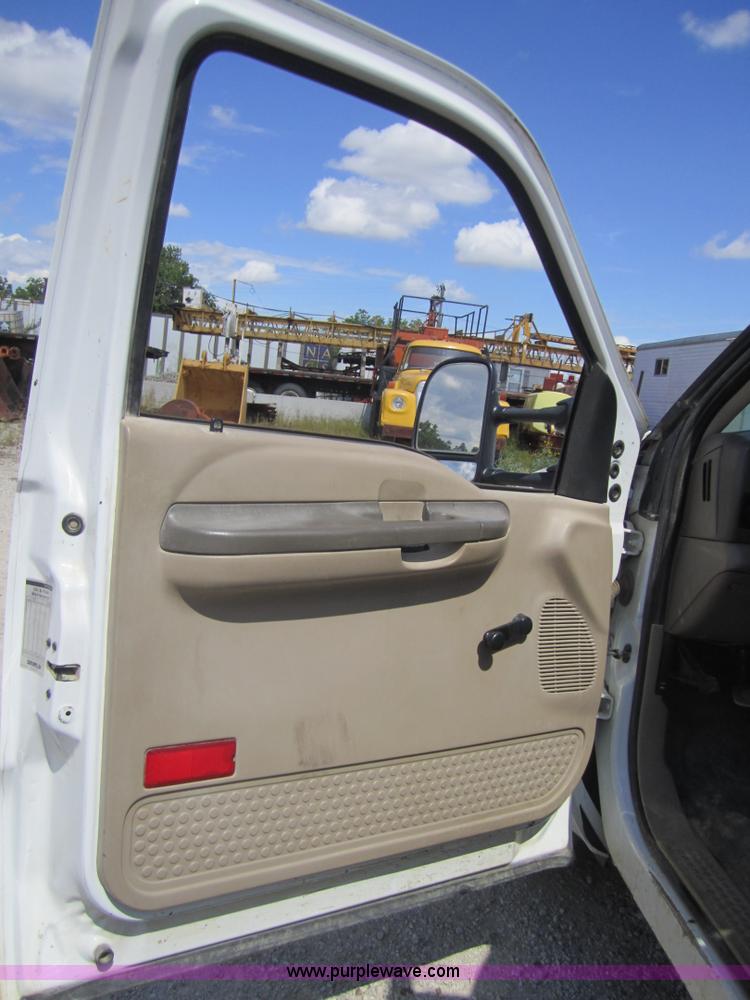 image for item A4786 2002 Ford F350 XL Super Duty pickup truck