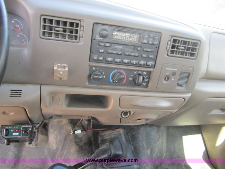 image for item A4786 2002 Ford F350 XL Super Duty pickup truck