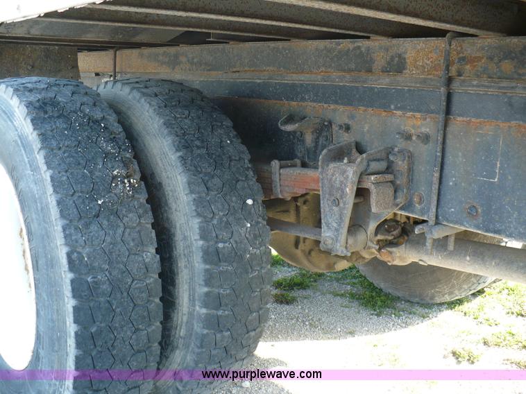 image for item A4897 1997 Freightliner FL70 box truck