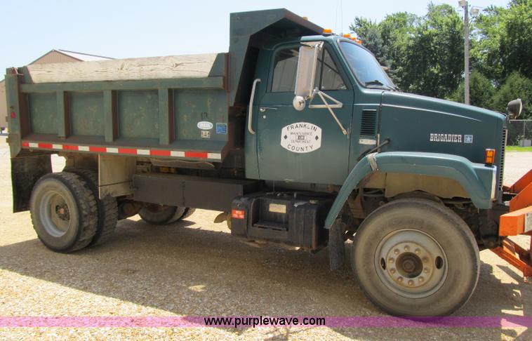 image for item A4902 1989 GMC Brigadier dump truck