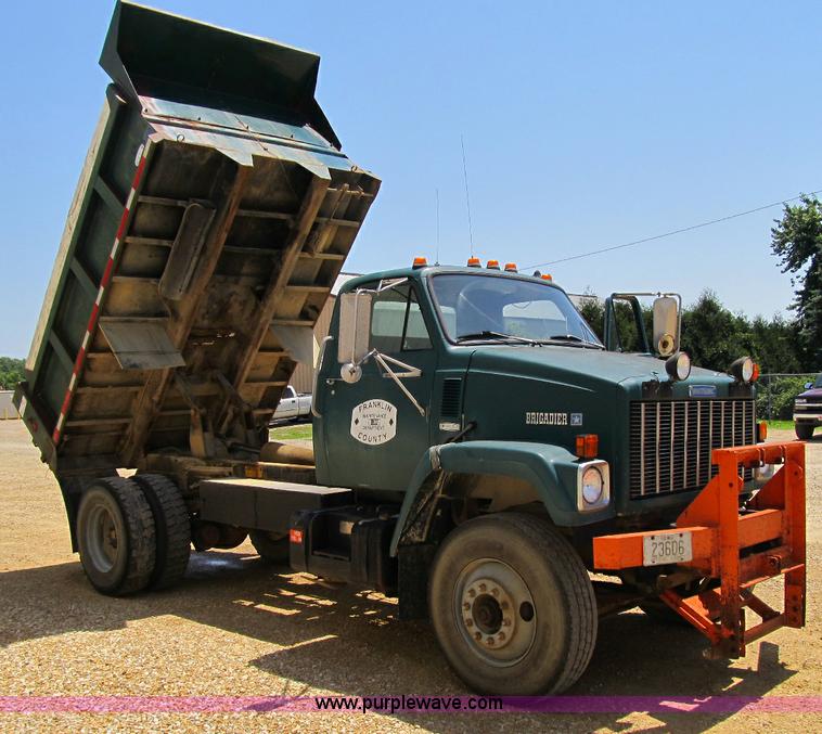 image for item A4902 1989 GMC Brigadier dump truck
