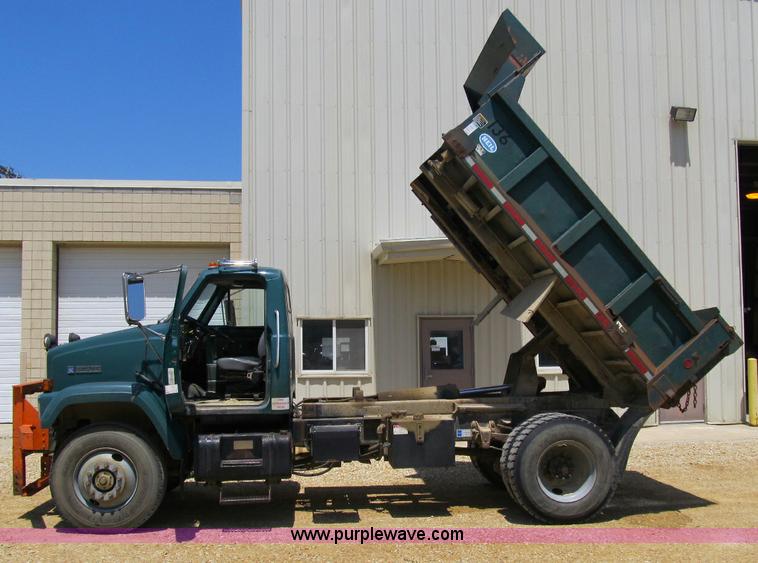 image for item A4902 1989 GMC Brigadier dump truck