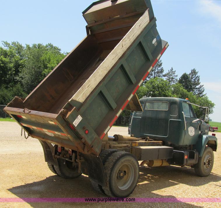 image for item A4902 1989 GMC Brigadier dump truck