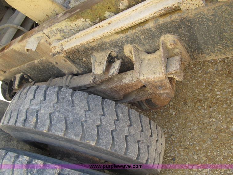 image for item A4902 1989 GMC Brigadier dump truck