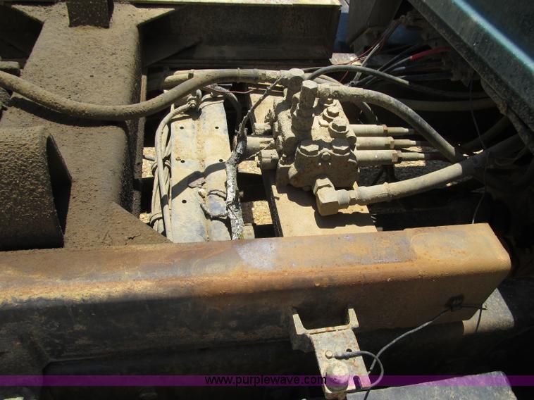 image for item A4902 1989 GMC Brigadier dump truck