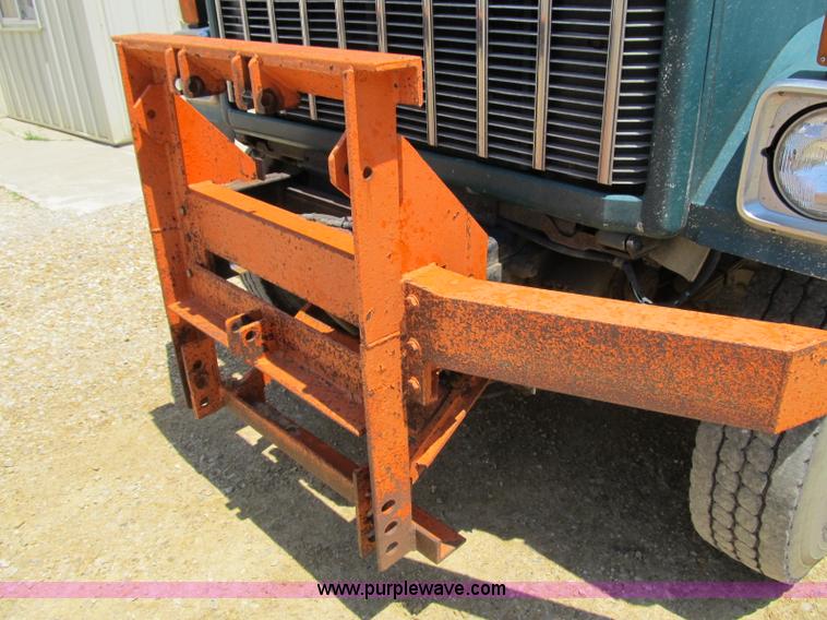 image for item A4902 1989 GMC Brigadier dump truck