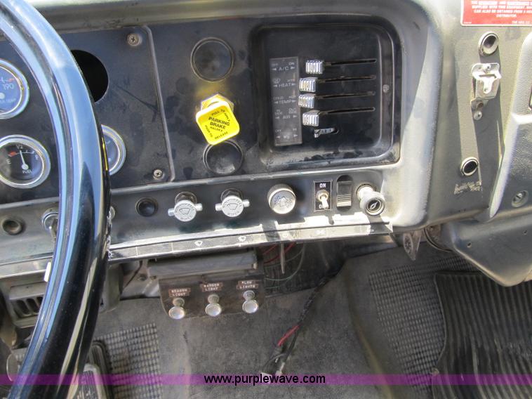 image for item A4902 1989 GMC Brigadier dump truck