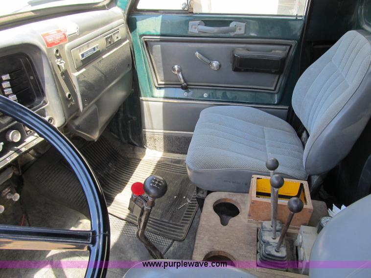 image for item A4902 1989 GMC Brigadier dump truck