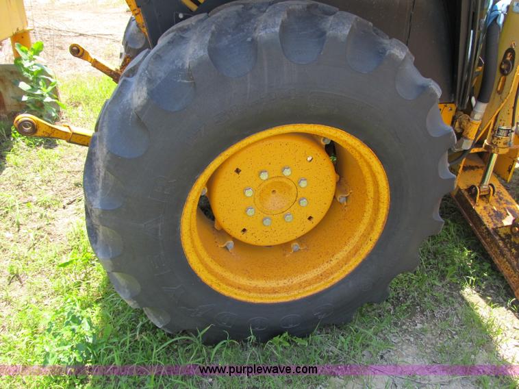 image for item A4904 1991 John Deere 2755 tractor