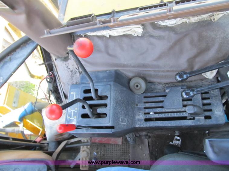 image for item A4904 1991 John Deere 2755 tractor