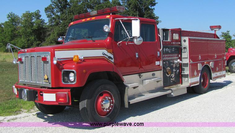 image for item A5071 1993 International 2674 fire truck