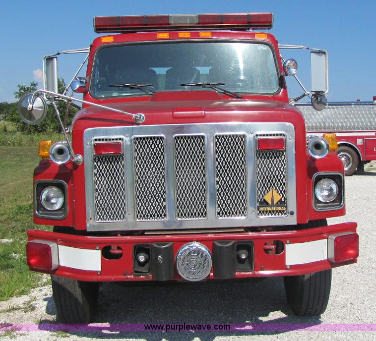 image for item A5071 1993 International 2674 fire truck