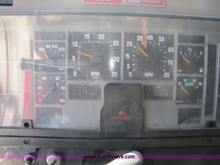 image for item A5071 1993 International 2674 fire truck