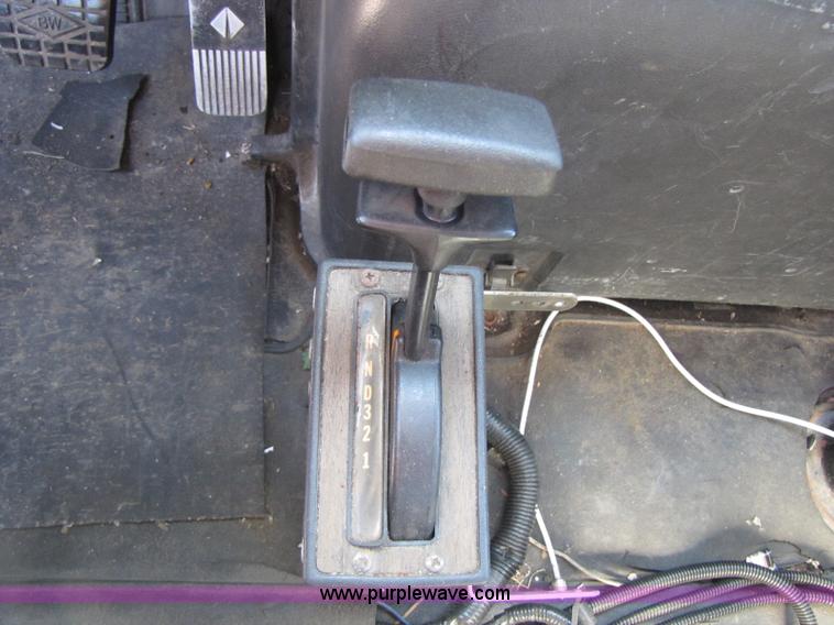 image for item A5071 1993 International 2674 fire truck