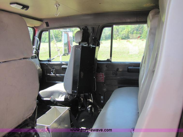 image for item A5071 1993 International 2674 fire truck