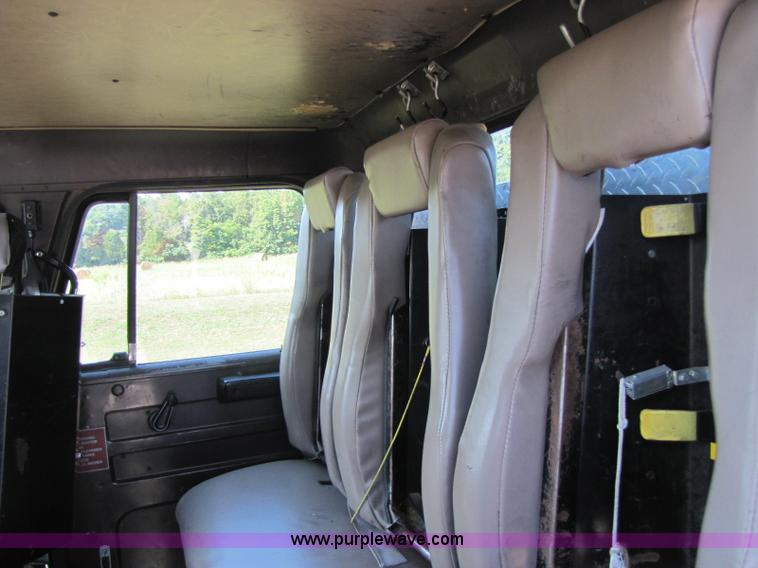 image for item A5071 1993 International 2674 fire truck