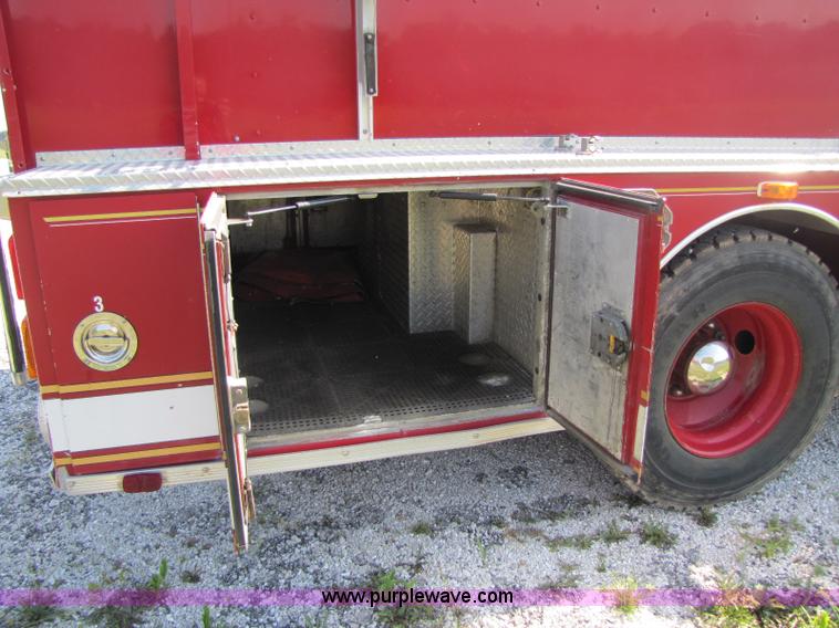 image for item A5071 1993 International 2674 fire truck