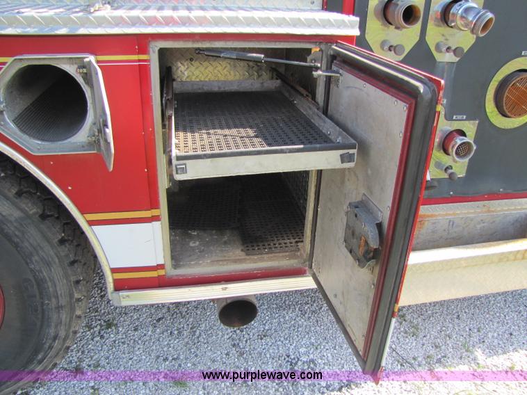image for item A5071 1993 International 2674 fire truck