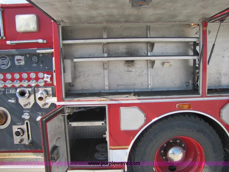 image for item A5071 1993 International 2674 fire truck