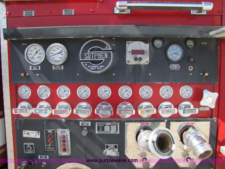 image for item A5071 1993 International 2674 fire truck