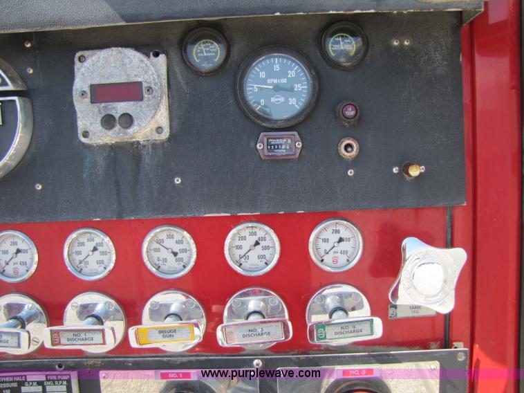 image for item A5071 1993 International 2674 fire truck