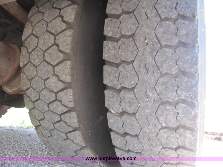 image for item A5071 1993 International 2674 fire truck