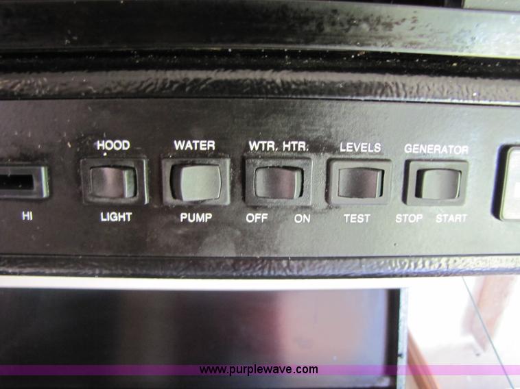 image for item A5093 1998 Winnebago Chieftain RV motor home