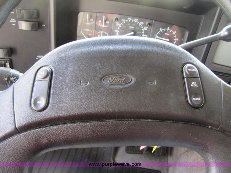 image for item A5093 1998 Winnebago Chieftain RV motor home