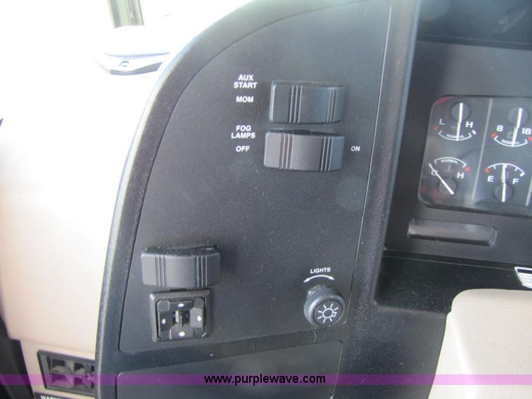 image for item A5093 1998 Winnebago Chieftain RV motor home