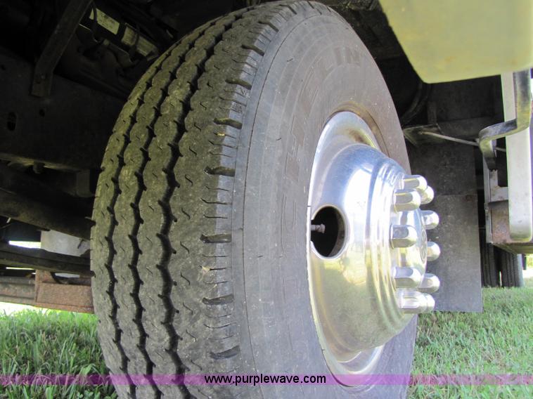 image for item A5093 1998 Winnebago Chieftain RV motor home