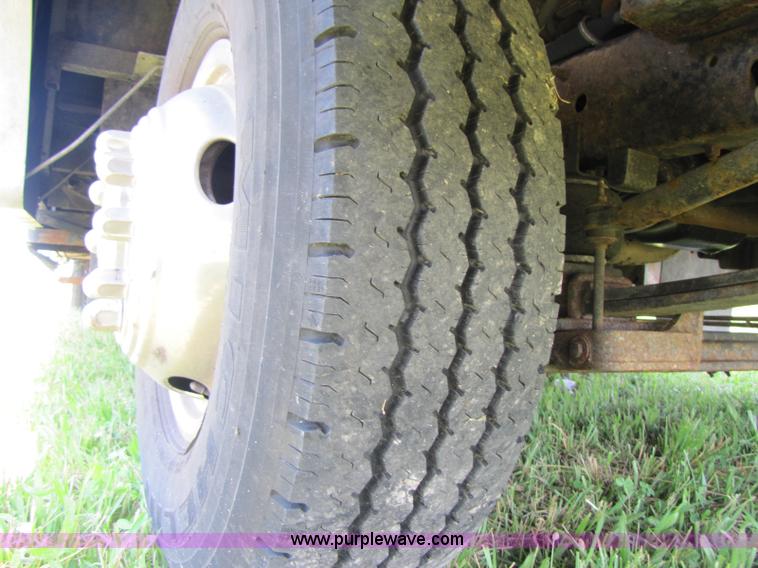 image for item A5093 1998 Winnebago Chieftain RV motor home