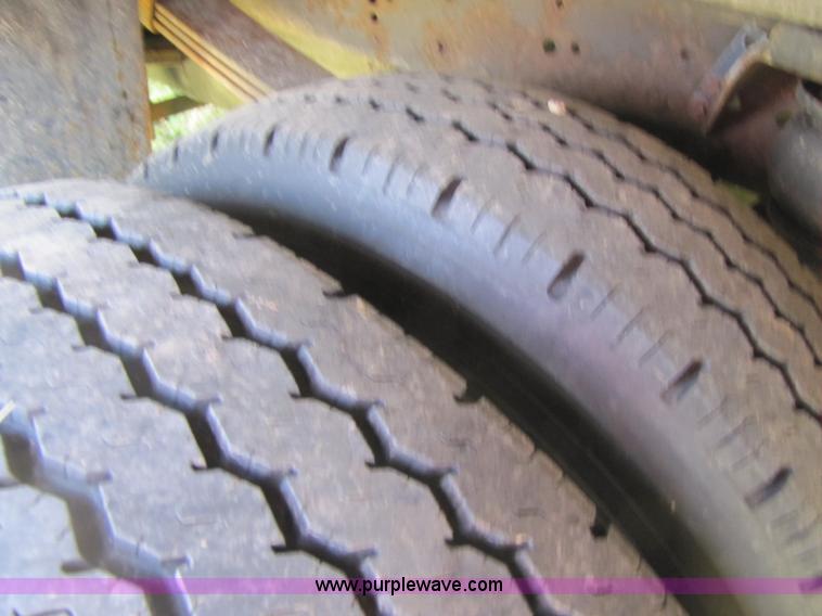 image for item A5093 1998 Winnebago Chieftain RV motor home