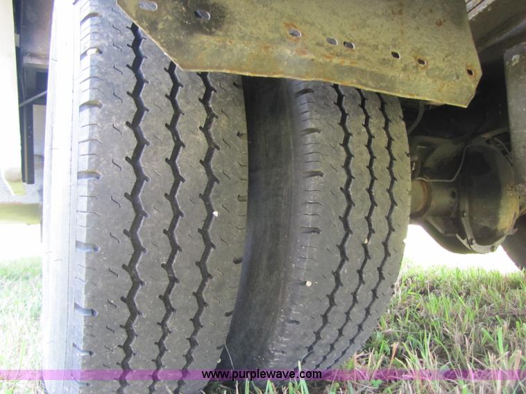 image for item A5093 1998 Winnebago Chieftain RV motor home