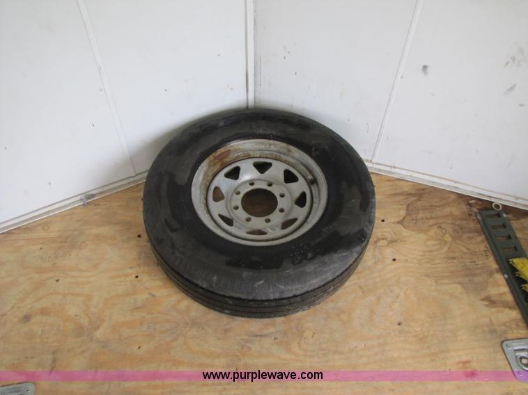 image for item A5095 2006 Millennium 35' triple axle cargo trailer