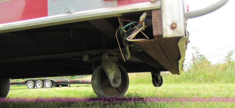 image for item A5095 2006 Millennium 35' triple axle cargo trailer