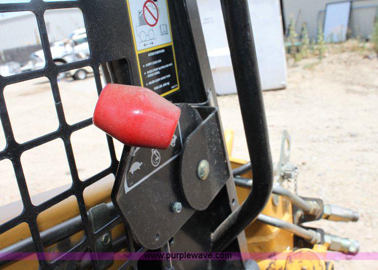 image for item A9304 John Deere 6675 skid loader