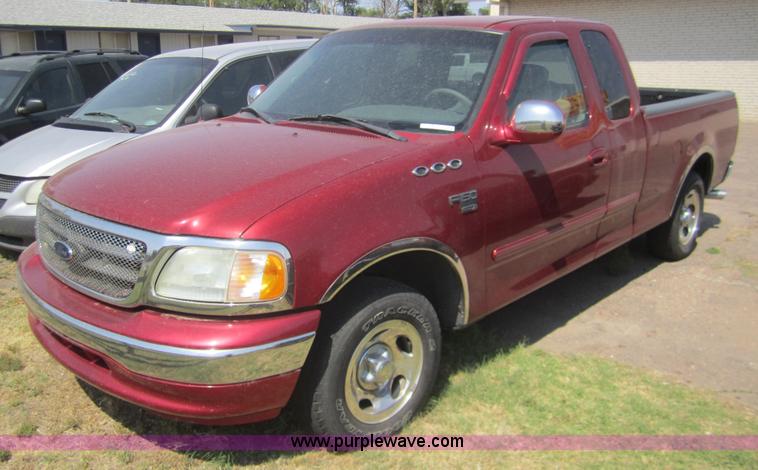 image for item A9365 2002 Ford F150 extended cab pickup truck