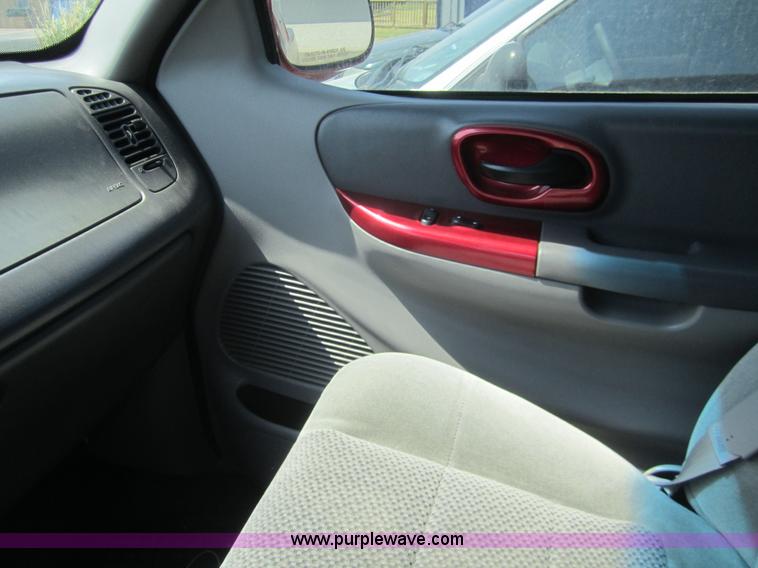 image for item A9365 2002 Ford F150 extended cab pickup truck