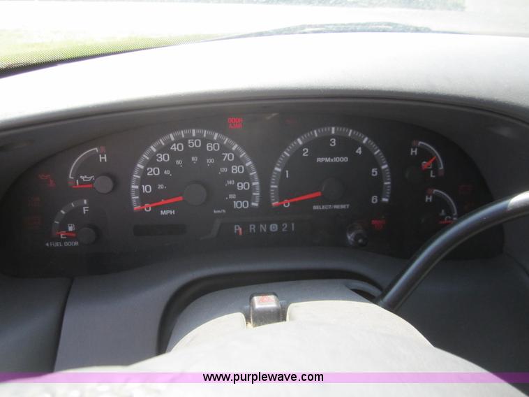 image for item A9365 2002 Ford F150 extended cab pickup truck