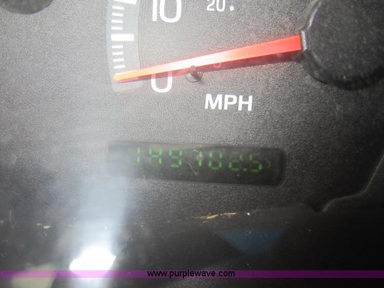 image for item A9365 2002 Ford F150 extended cab pickup truck