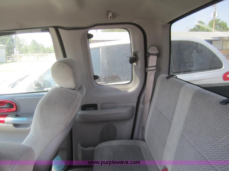 image for item A9365 2002 Ford F150 extended cab pickup truck