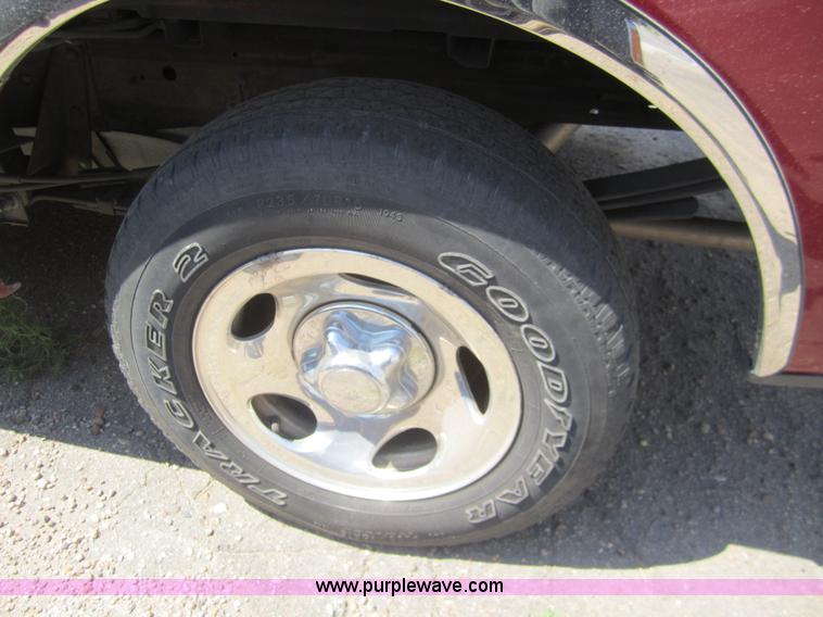 image for item A9365 2002 Ford F150 extended cab pickup truck