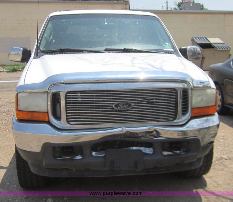 image for item A9366 2001 Ford Excursion XLT SUV
